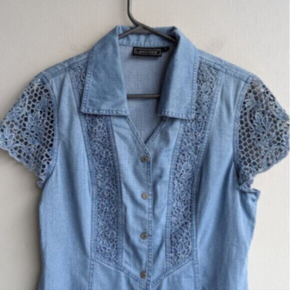 Lafei Nier crochet 100% cotton chambray short sleeve button down blouse - Picture 2 of 8